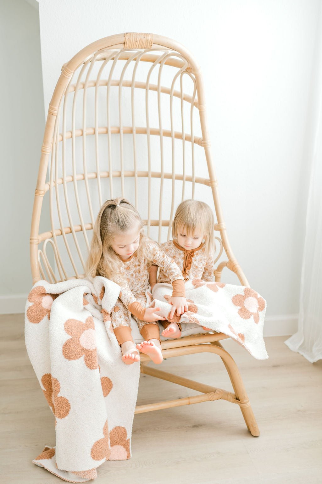 Plush Mini Blanket - Caramel Daisy - Harp Angel Boutique