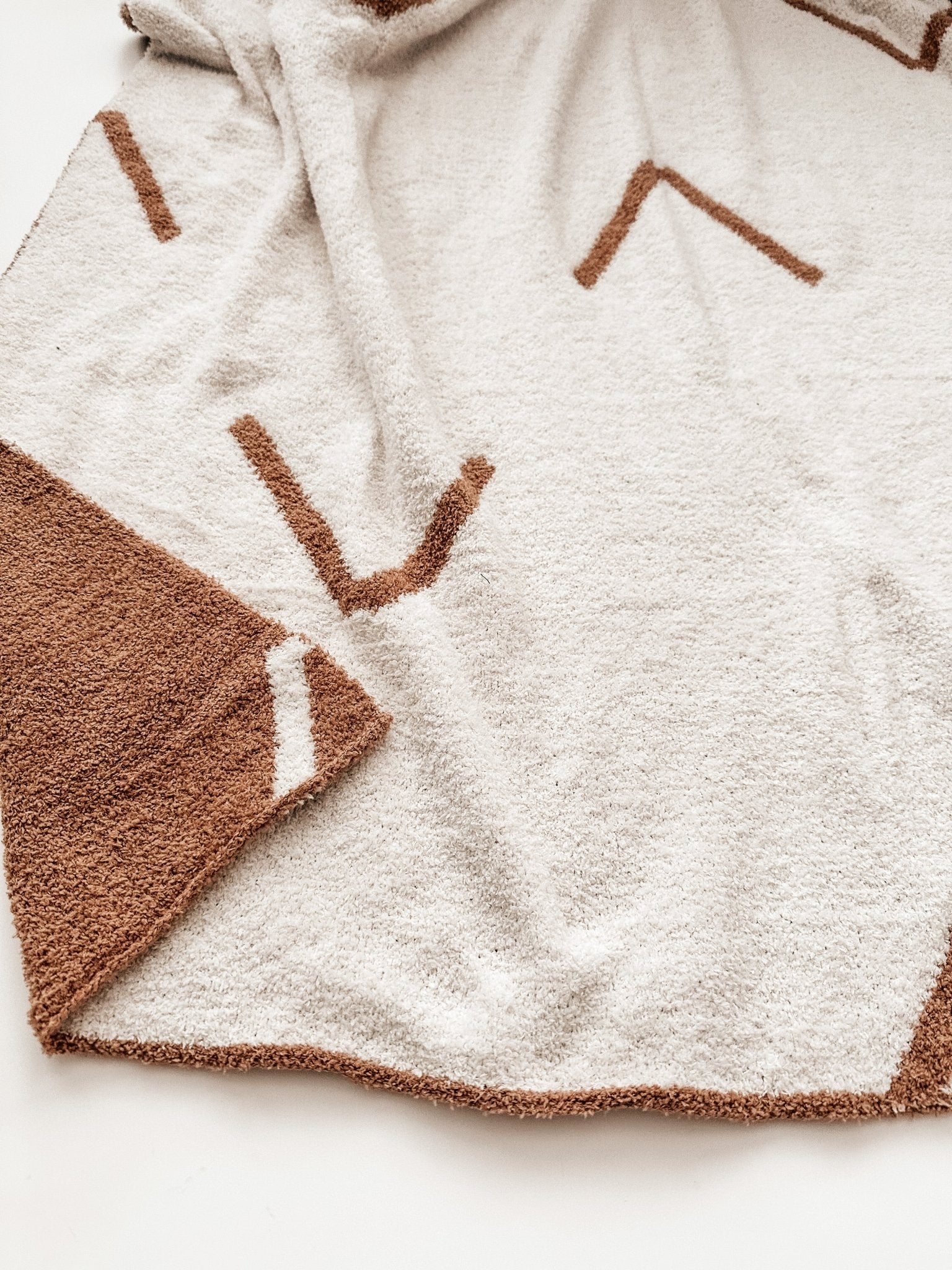 Arrow Blanket - Caramel/Cream - Harp Angel Boutique