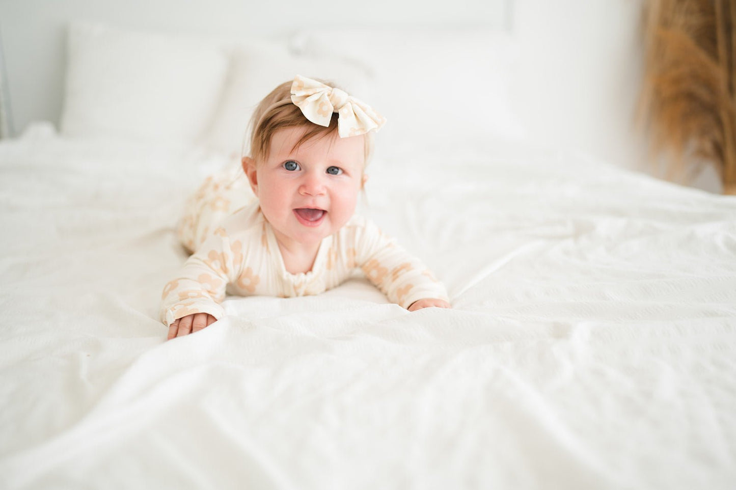 Blush Daisy Knot Bow Headband - Harp Angel Boutique