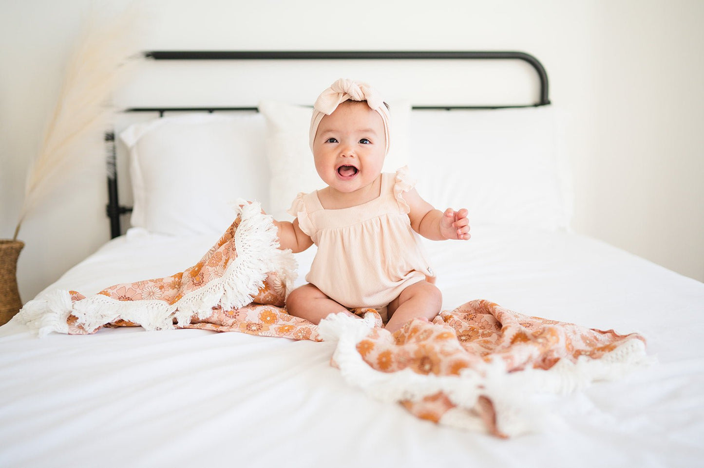 Blush Ribbed Baby Bow Headband - Harp Angel Boutique