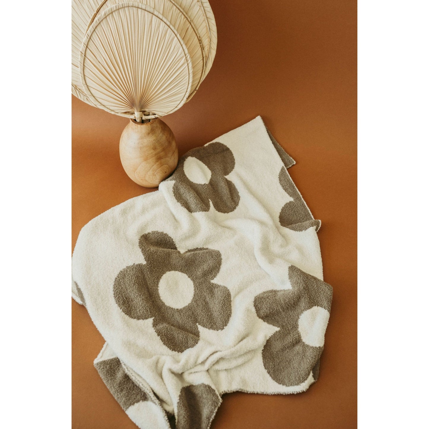 Daisy Plush Blanket - Cocoa - Harp Angel Boutique