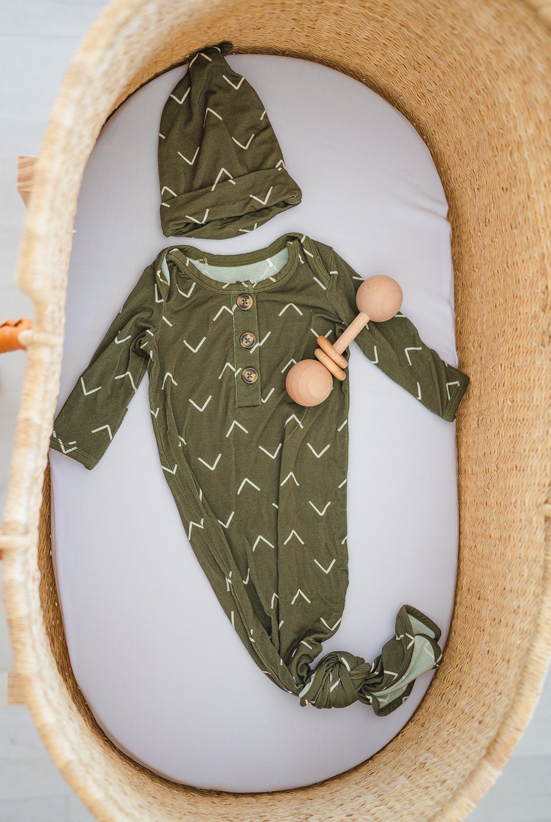 Knot Hat - Green Arrow - Harp Angel Boutique