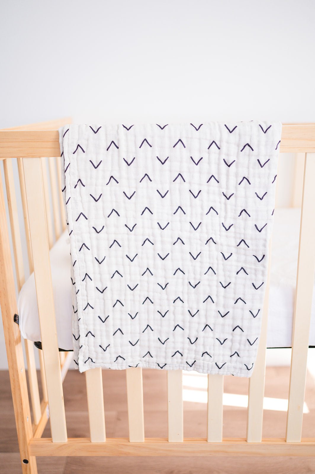 Muslin Quilt - Black Arrow - Harp Angel Boutique