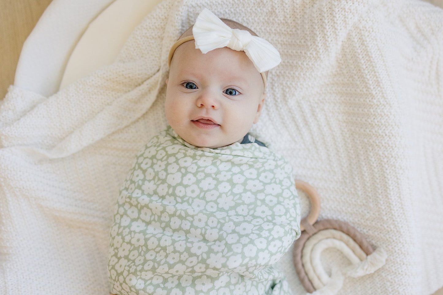 White Ribbed Knot Baby Bow Headband - Harp Angel Boutique