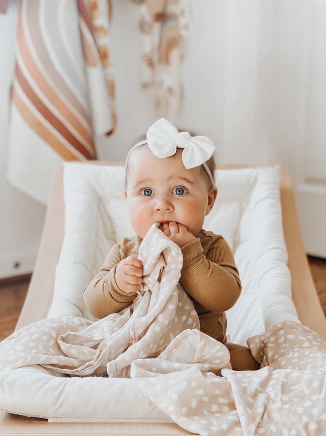 White Ribbed Knot Bow Headband - Harp Angel Boutique