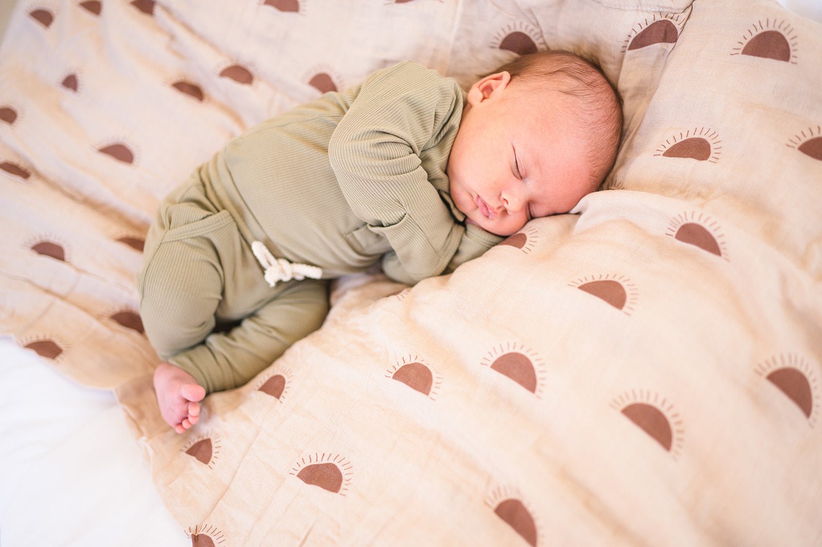 Neutral Sunset Muslin Swaddle Blanket - Harp Angel Boutique